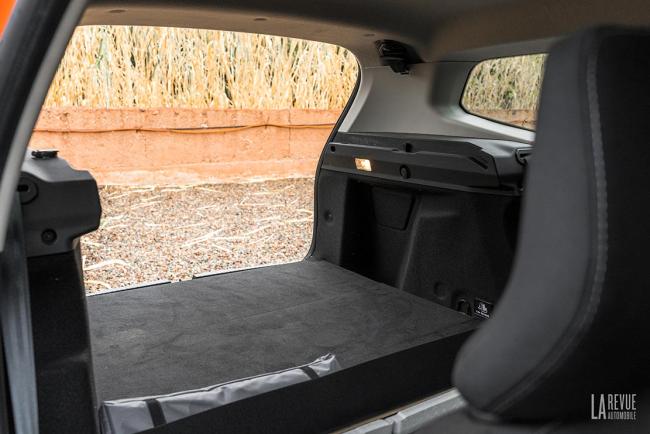 Interieur_dacia-duster-dci115-4x4-il-etait-une-fois-dans-l-oued_14